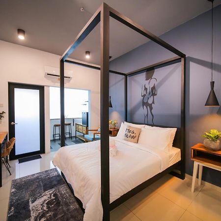 The Best Hotel In Bayan Lepas - The Lov Penang エクステリア 写真