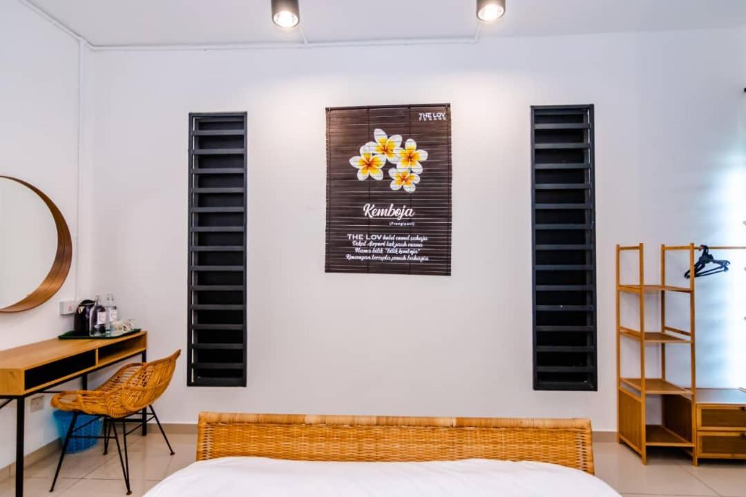 The Best Hotel In Bayan Lepas - The Lov Penang エクステリア 写真