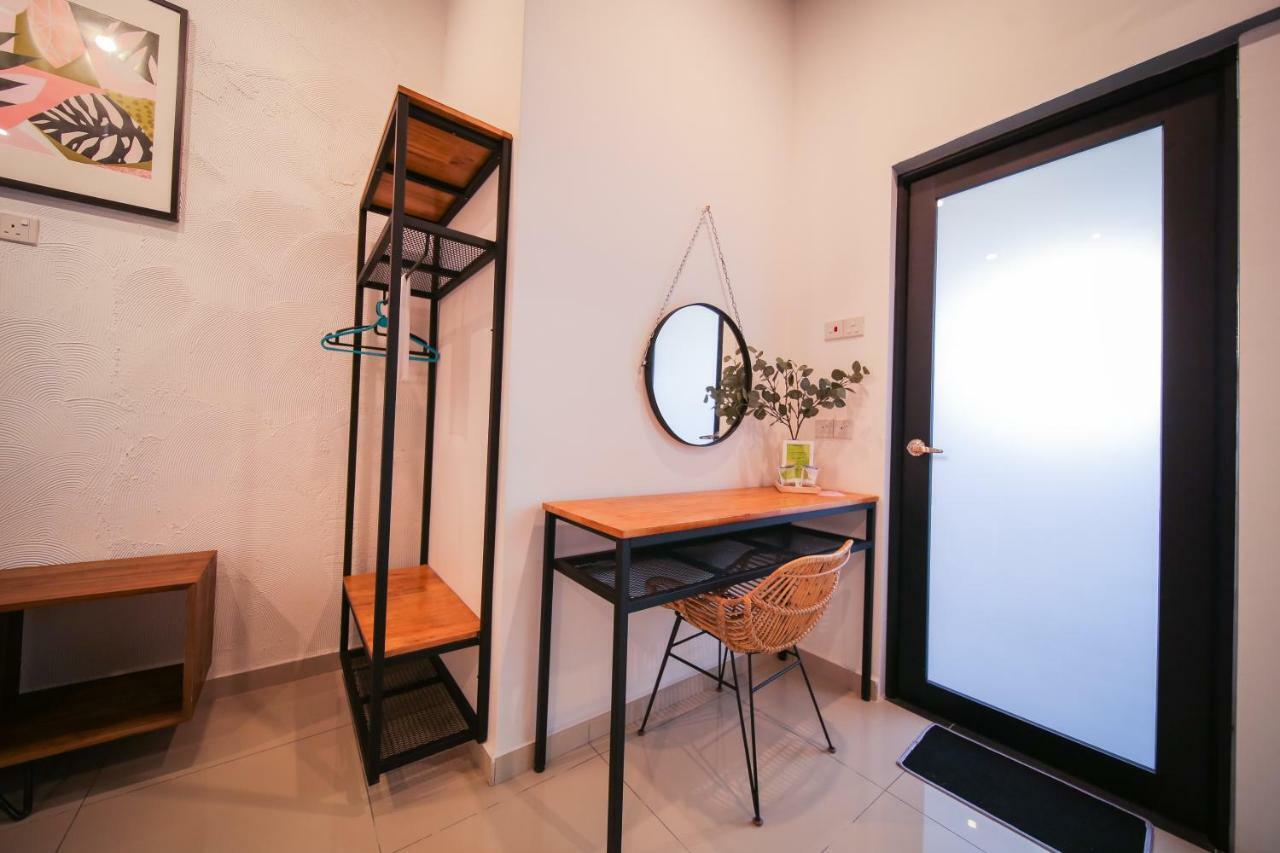 The Best Hotel In Bayan Lepas - The Lov Penang エクステリア 写真