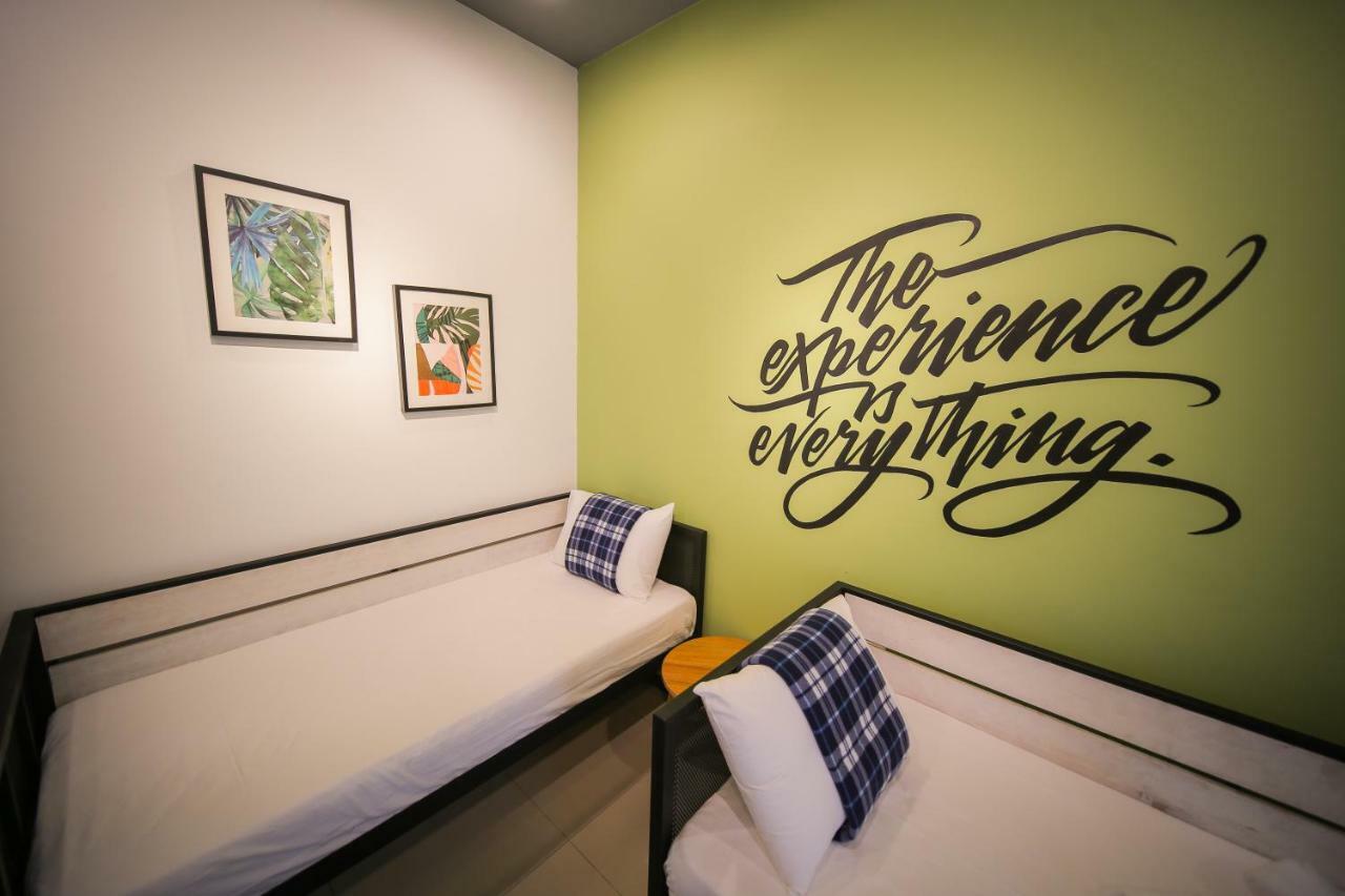 The Best Hotel In Bayan Lepas - The Lov Penang エクステリア 写真