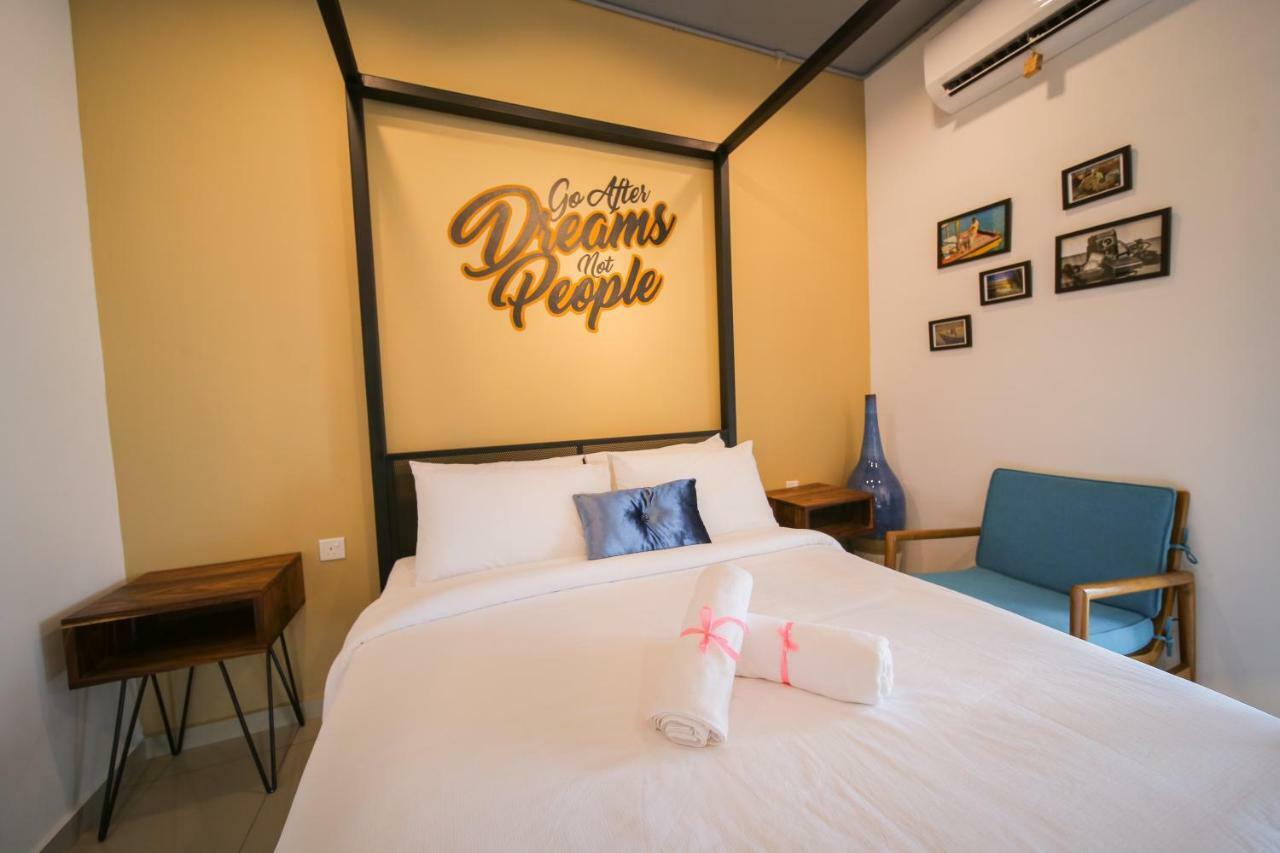 The Best Hotel In Bayan Lepas - The Lov Penang エクステリア 写真