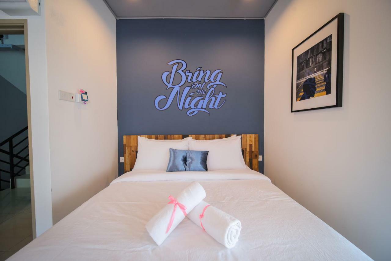 The Best Hotel In Bayan Lepas - The Lov Penang エクステリア 写真