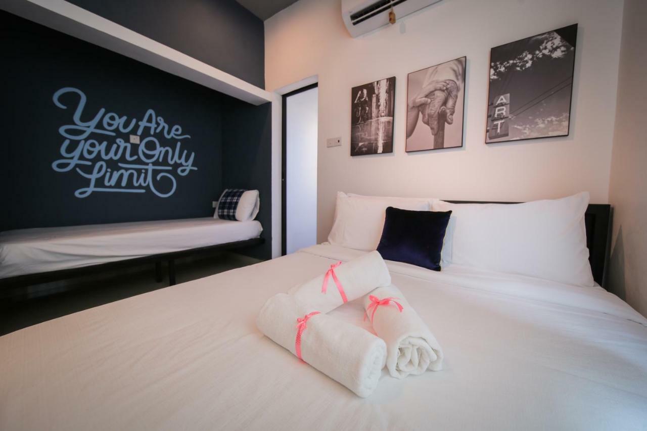 The Best Hotel In Bayan Lepas - The Lov Penang エクステリア 写真