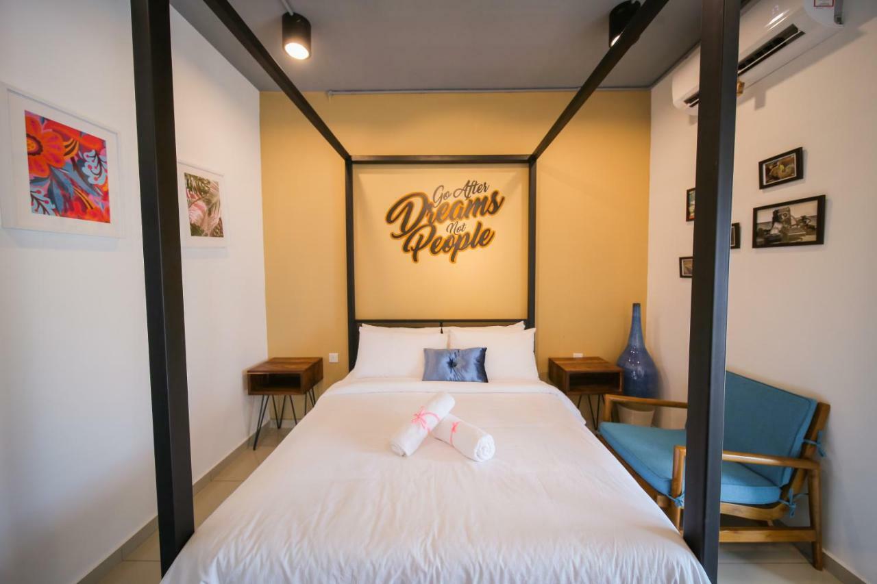 The Best Hotel In Bayan Lepas - The Lov Penang エクステリア 写真