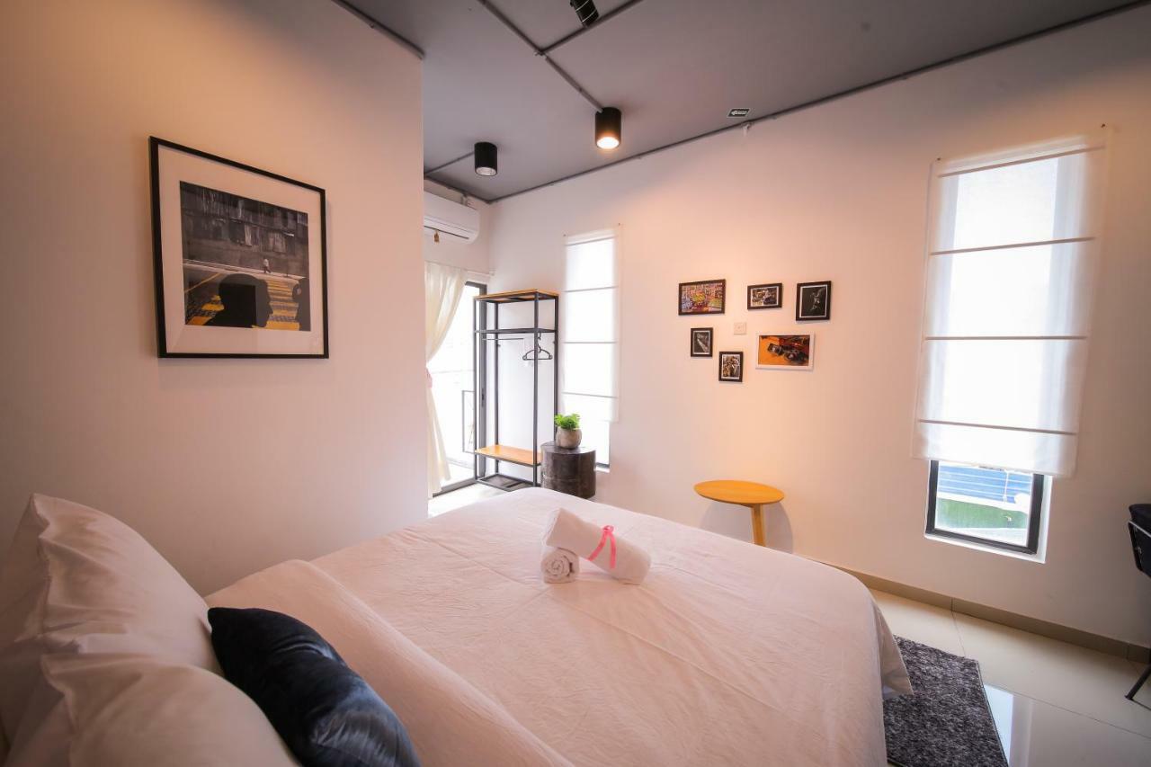 The Best Hotel In Bayan Lepas - The Lov Penang エクステリア 写真