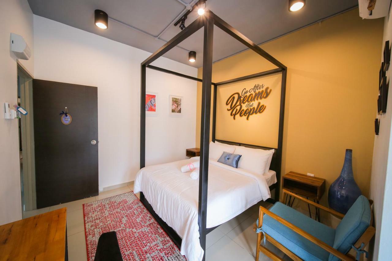 The Best Hotel In Bayan Lepas - The Lov Penang エクステリア 写真