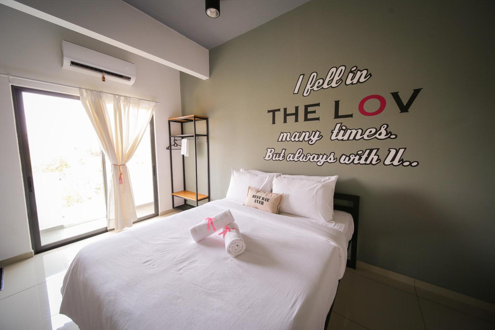 The Best Hotel In Bayan Lepas - The Lov Penang エクステリア 写真
