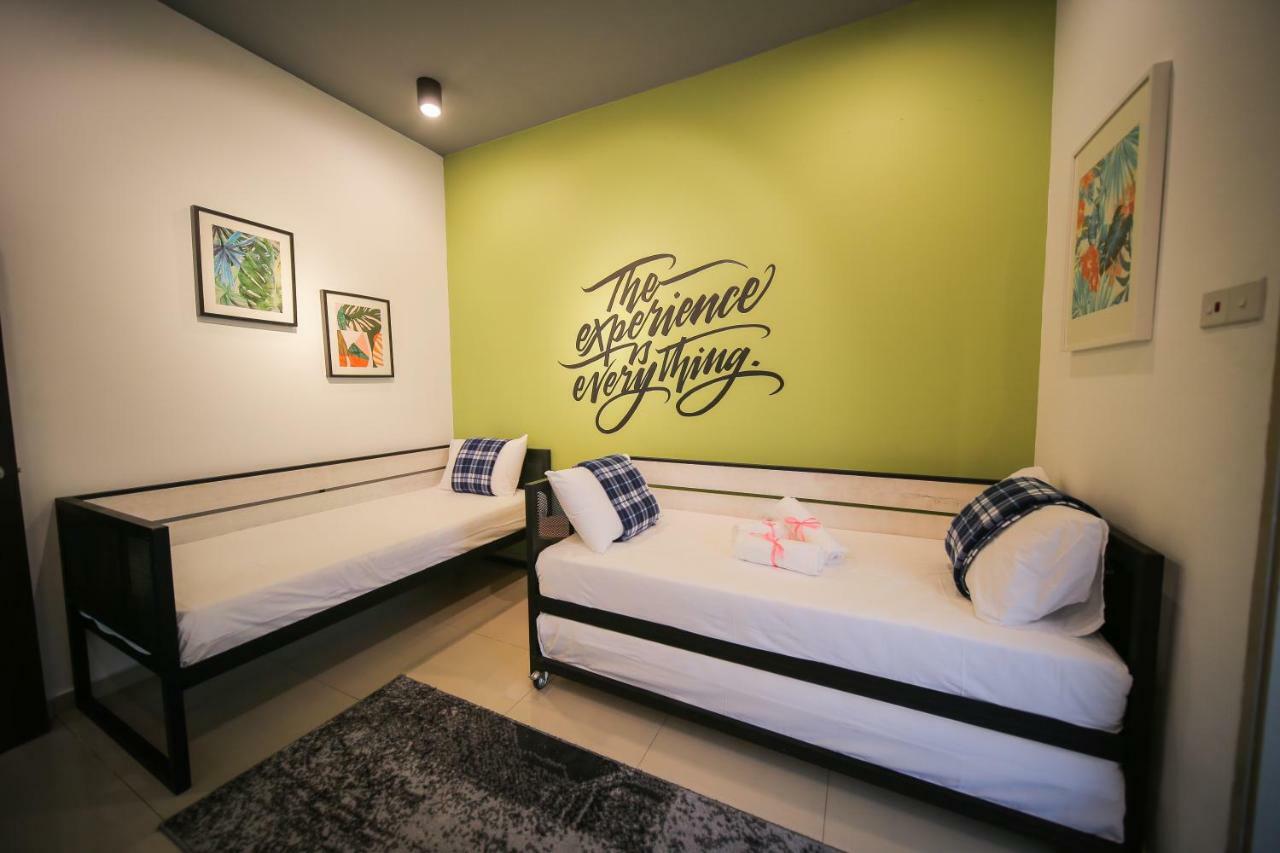 The Best Hotel In Bayan Lepas - The Lov Penang エクステリア 写真