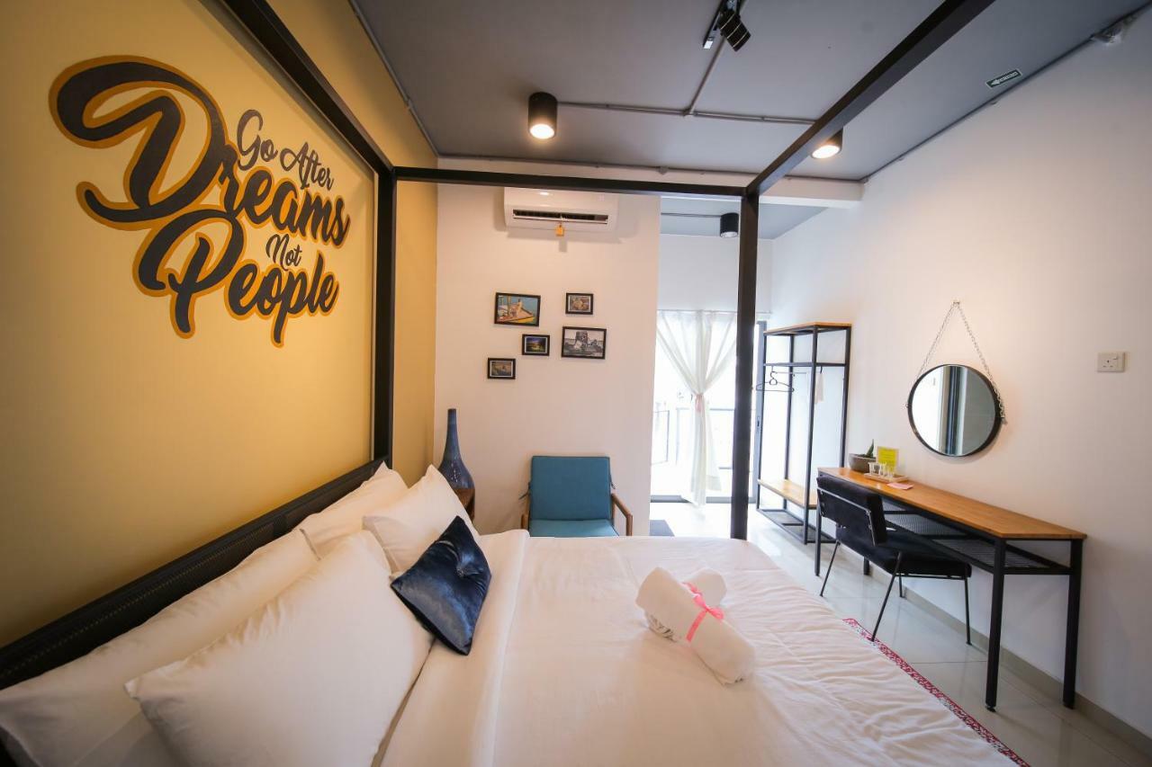 The Best Hotel In Bayan Lepas - The Lov Penang エクステリア 写真