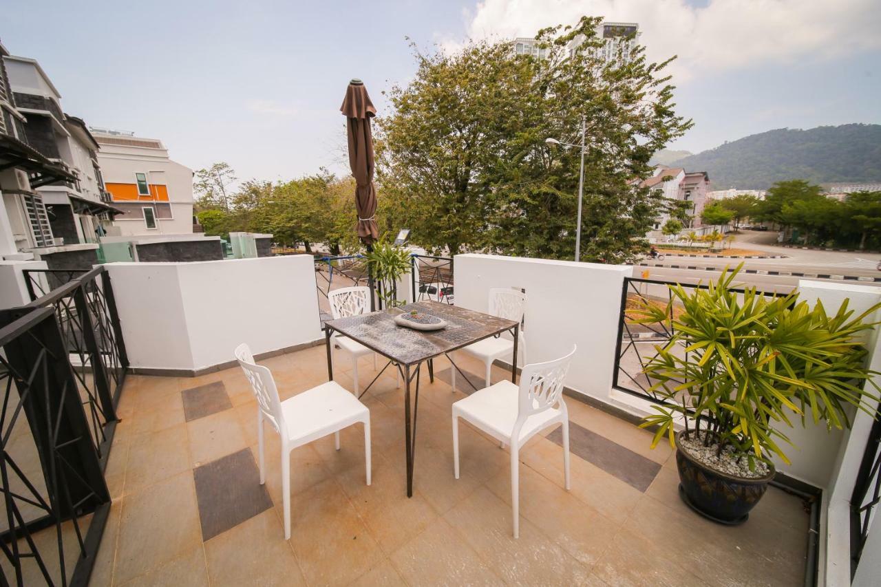The Best Hotel In Bayan Lepas - The Lov Penang エクステリア 写真